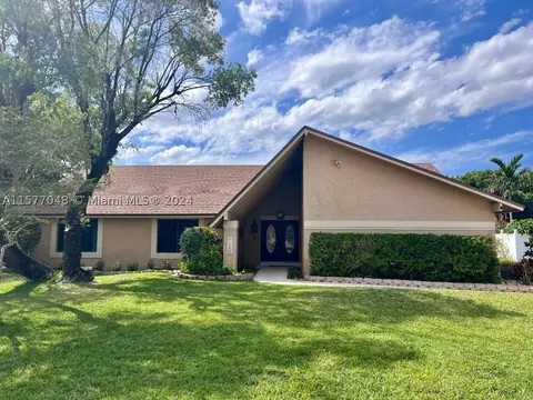 9180 NW 15th St, Plantation, FL 33322