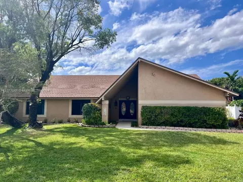 9180 NW 15th St, Plantation, FL 33322