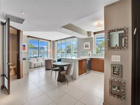 10 Venetian Way #405, Miami Beach, FL 33139