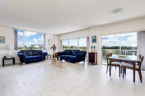 3800 Hillcrest Dr #401, Hollywood, FL 33021