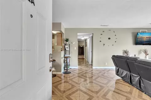 2870 NW 55th Ave #2A, Lauderhill, FL 33313
