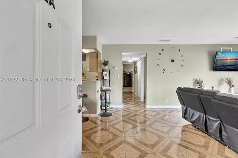 2870 NW 55th Ave #2A, Lauderhill, FL 33313