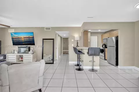 2840 NW 55th Ave #2C, Lauderhill, FL 33313