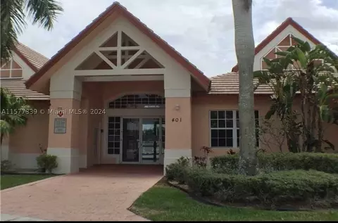566 NW 208th Way #566, Pembroke Pines, FL 33029