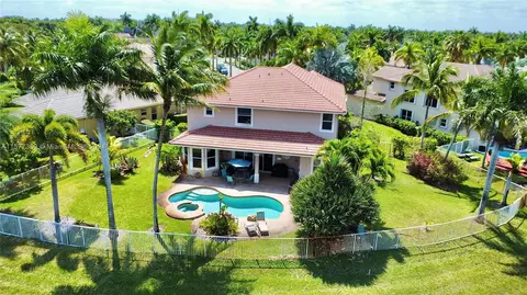 1893 Harbor View Cir, Weston, FL 33327