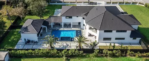 9669 SW 96th St, Miami, FL 33176