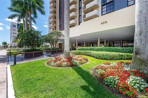 600 S Biltmore Way #1118, Coral Gables, FL 33134