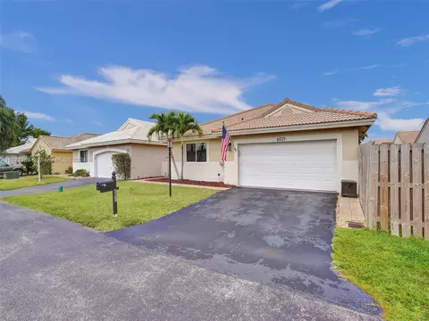 6031 Swinden Ln, Davie, FL 33331