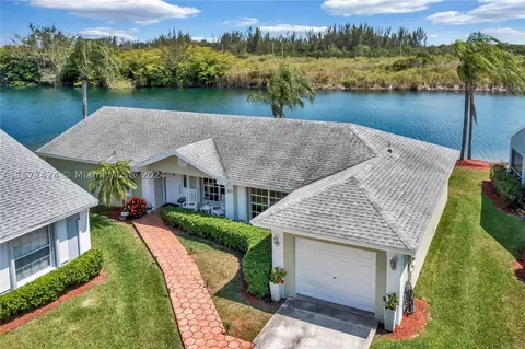 595 SE 19th Dr, Homestead, FL 33033