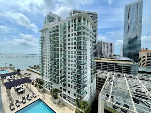 1200 Brickell Bay Dr #1821, Miami, FL 33131