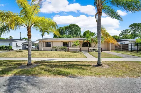 9840 SW 164th St, Miami, FL 33157