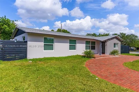 4402 SW 89th Ct, Miami, FL 33165