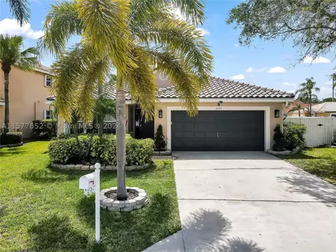 2034 NW 183rd Ter, Pembroke Pines, FL 33029
