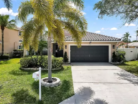 2034 NW 183rd Ter, Pembroke Pines, FL 33029