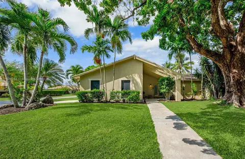 9700 NW 16th St, Plantation, FL 33322