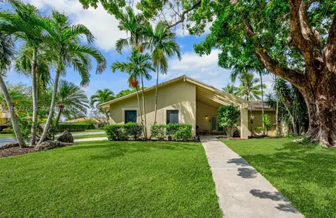 9700 NW 16th St, Plantation, FL 33322
