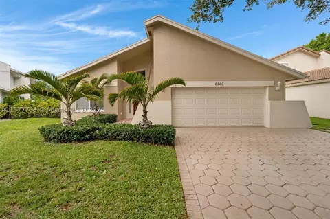 6560 SW 13th St, Plantation, FL 33317