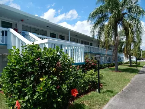 4 Westbury A #4, Deerfield Beach, FL 33442