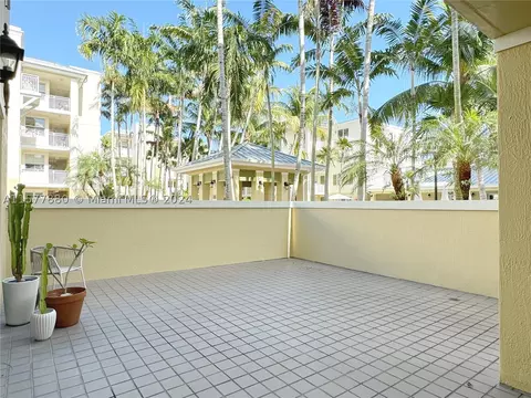 7578 SW 102nd St #104, Pinecrest, FL 33156
