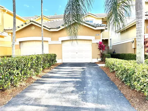 2130 Hacienda Ter, Weston, FL 33327