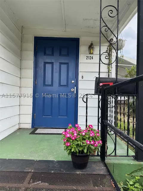 2124 Roosevelt St, Hollywood, FL 33020