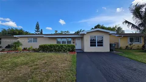 7910 NW 14th St, Pembroke Pines, FL 33024