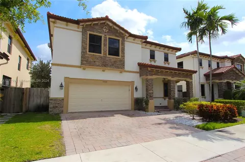9948 NW 87th Ter, Doral, FL 33178