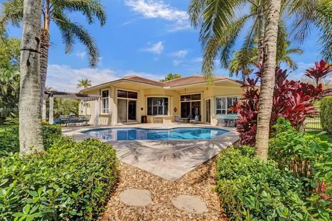 355 Mallard Rd, Weston, FL 33327