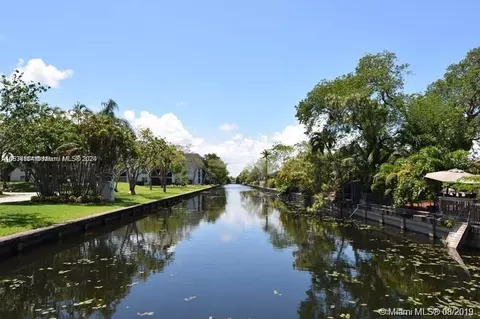 112 Royal Park Dr #4E, Oakland Park, FL 33309