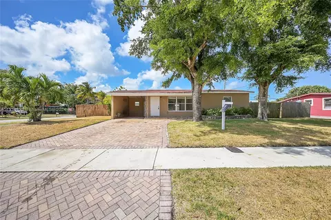 241 NE 45th St, Pompano Beach, FL 33064