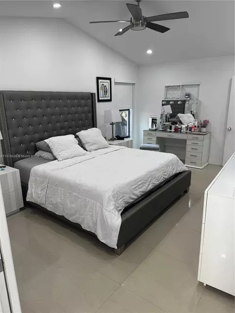 Undisclosed, Hialeah, FL 33015 photo 15