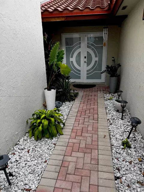 Undisclosed, Hialeah, FL 33015 photo 10