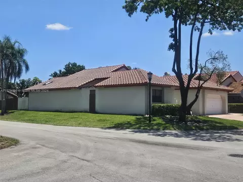 Undisclosed, Hialeah, FL 33015 photo 4