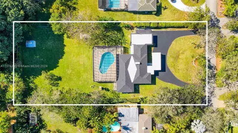 7970 SW 122nd St, Pinecrest, FL 33156