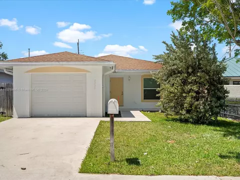 2209 Raleigh St, Hollywood, FL 33020
