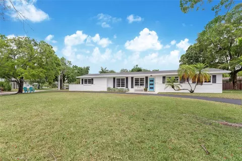 8305 SW 161st St, Palmetto Bay, FL 33157