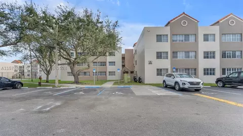 6065 NW 186th St #302, Hialeah, FL 33015
