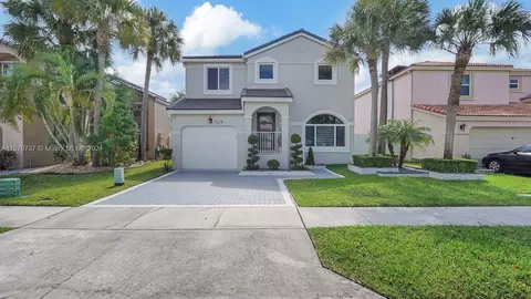 1329 NW 159th Ln, Pembroke Pines, FL 33028