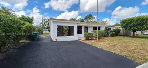 4941 NW 17th St, Lauderhill, FL 33313