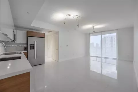 1010 SW 2nd Ave #1410, Miami, FL 33130