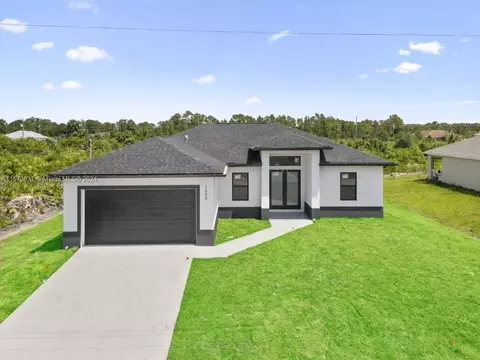 2608 25th St W, Lehigh Acres, FL 33971