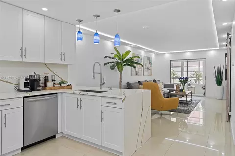 7610 Stirling Rd #D105, Hollywood, FL 33024