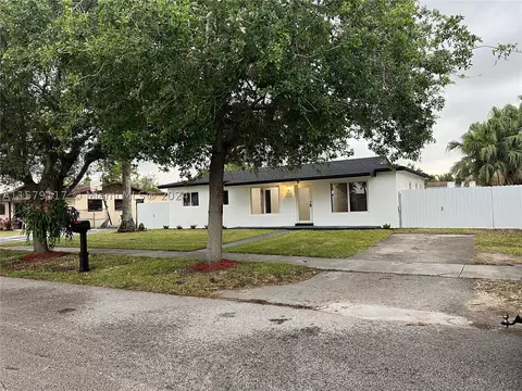 14520 SW 105th Ave, Miami, FL 33176