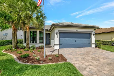 7914 NW 82nd Ct, Tamarac, FL 33321