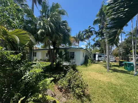 48 SE 8th St, Dania Beach, FL 33004 photo 2