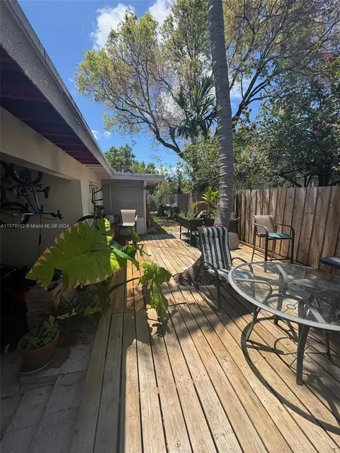 48 SE 8th St, Dania Beach, FL 33004 photo 17