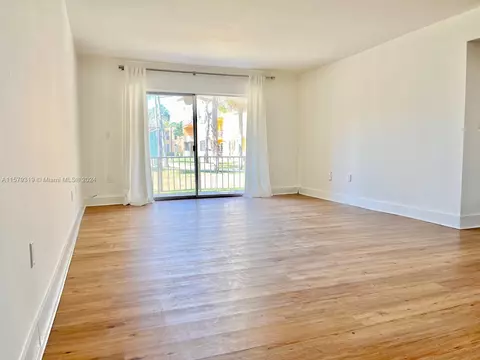 13700 SW 62nd St #127, Miami, FL 33183
