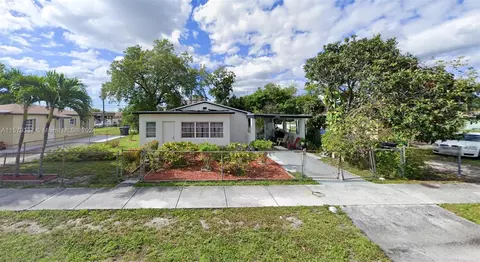4330 SW 28th St, West Park, FL 33023