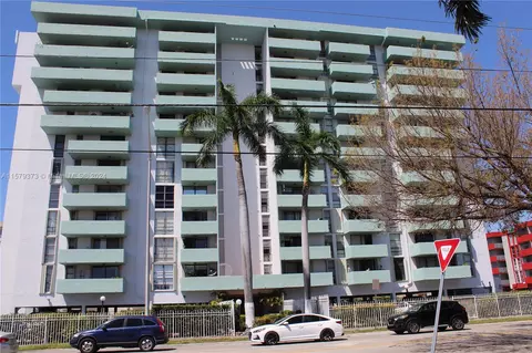 1825 W 44th Pl #403, Hialeah, FL 33012