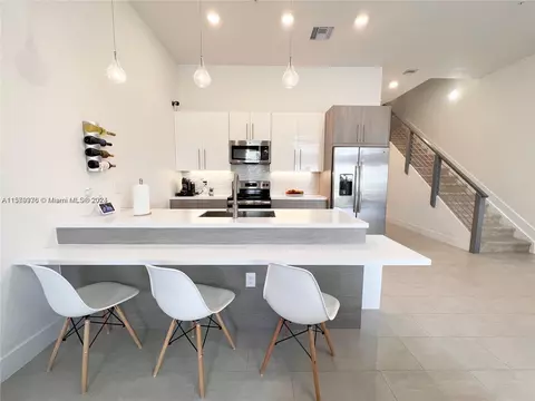 4481 NW 8th Pl, Plantation, FL 33317